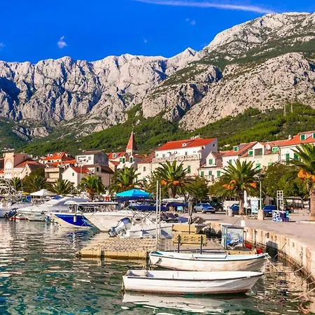 Petar With Terrace, 3min Walk To The Apartment *