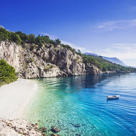 Apartment Petar With Terrace, 3min Walk To The Makarska